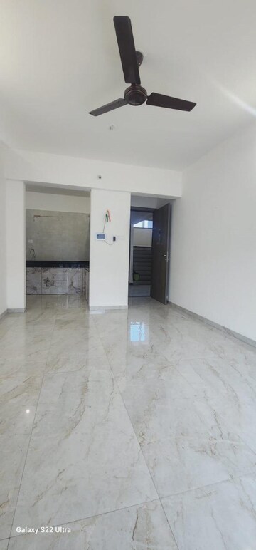 Room in 2 BHK Apartment at Kundan Easterlia, Lohgaon – for Rent