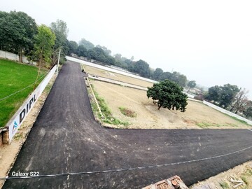  Plot For Sale in Gosainganj