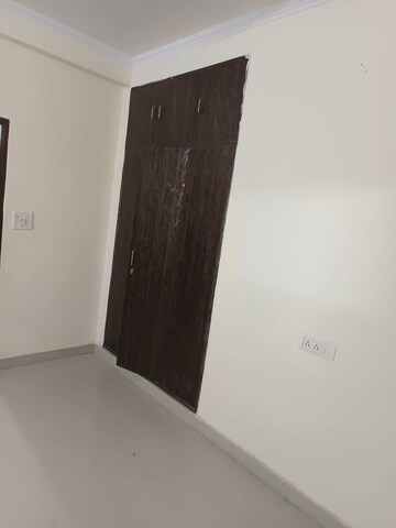 Room in 3 BHK Builder Floor at Nirman Nagar – for Sale