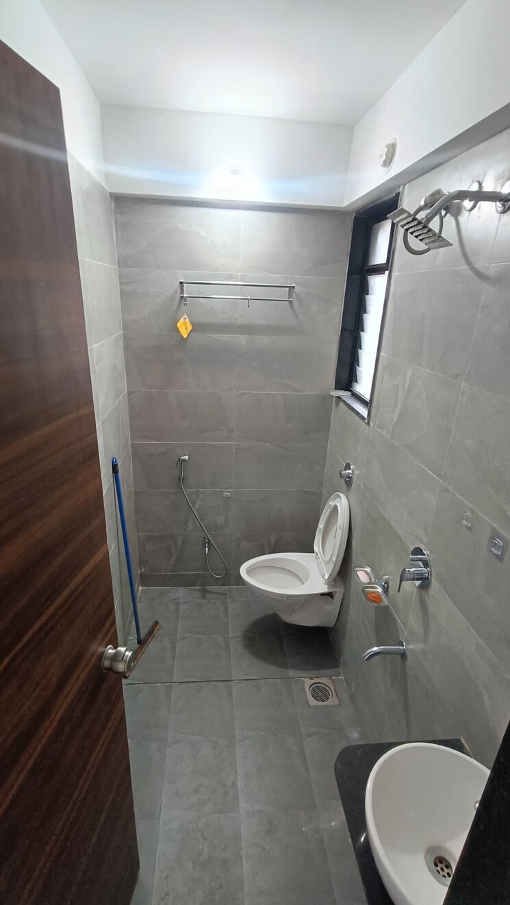 Bathroom, samarth-nagar 2 Bedroom 867 Sq.Ft. Apartment In Wadgaon Sheri Pune 8021788