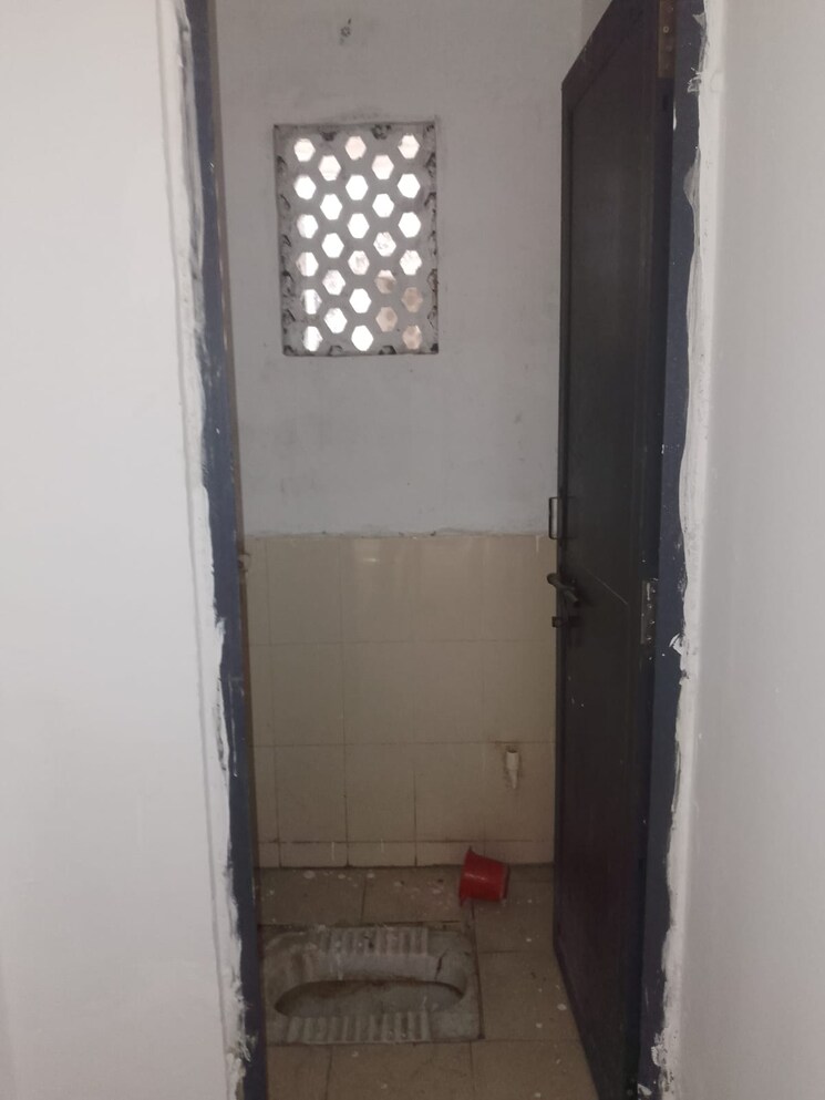 Bathroom, gomti nagar 1 Bedroom 450 Sq.Ft. Apartment In Gomti Nagar Lucknow 8021807