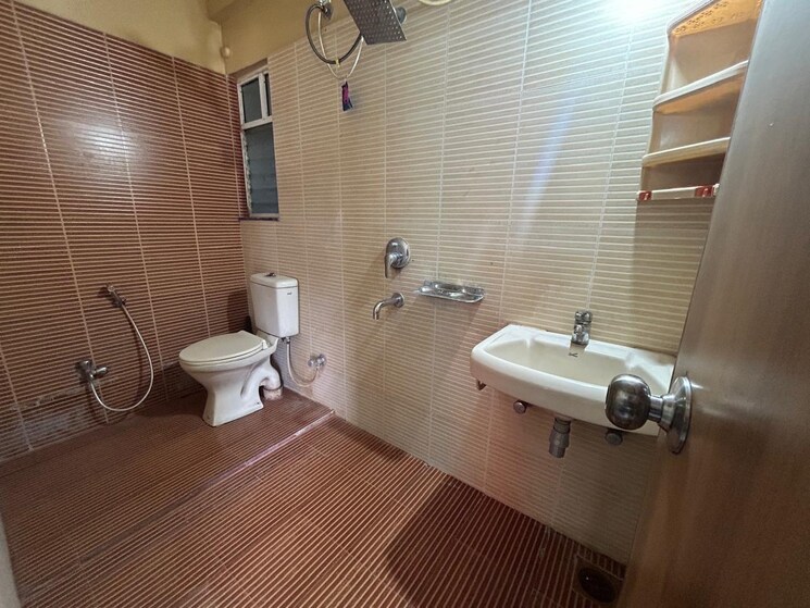 Bathroom, kumar-primavera 2 Bedroom 967 Sq.Ft. Apartment In Wadgaon Sheri Pune 8021828