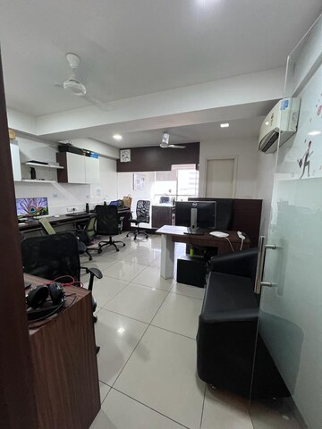  Office Space For Rent in Makarba