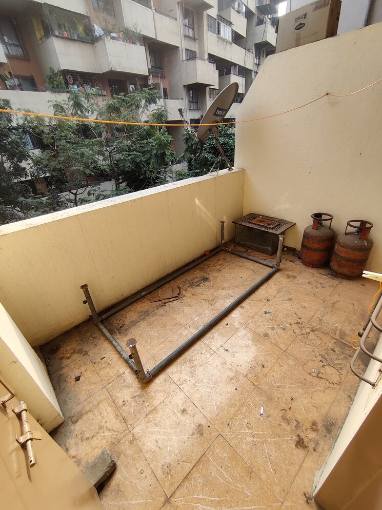 Balcony, spring-glory-co-operative-society 1 Bedroom 530 Sq.Ft. Apartment In Kharadi Pune 8021941