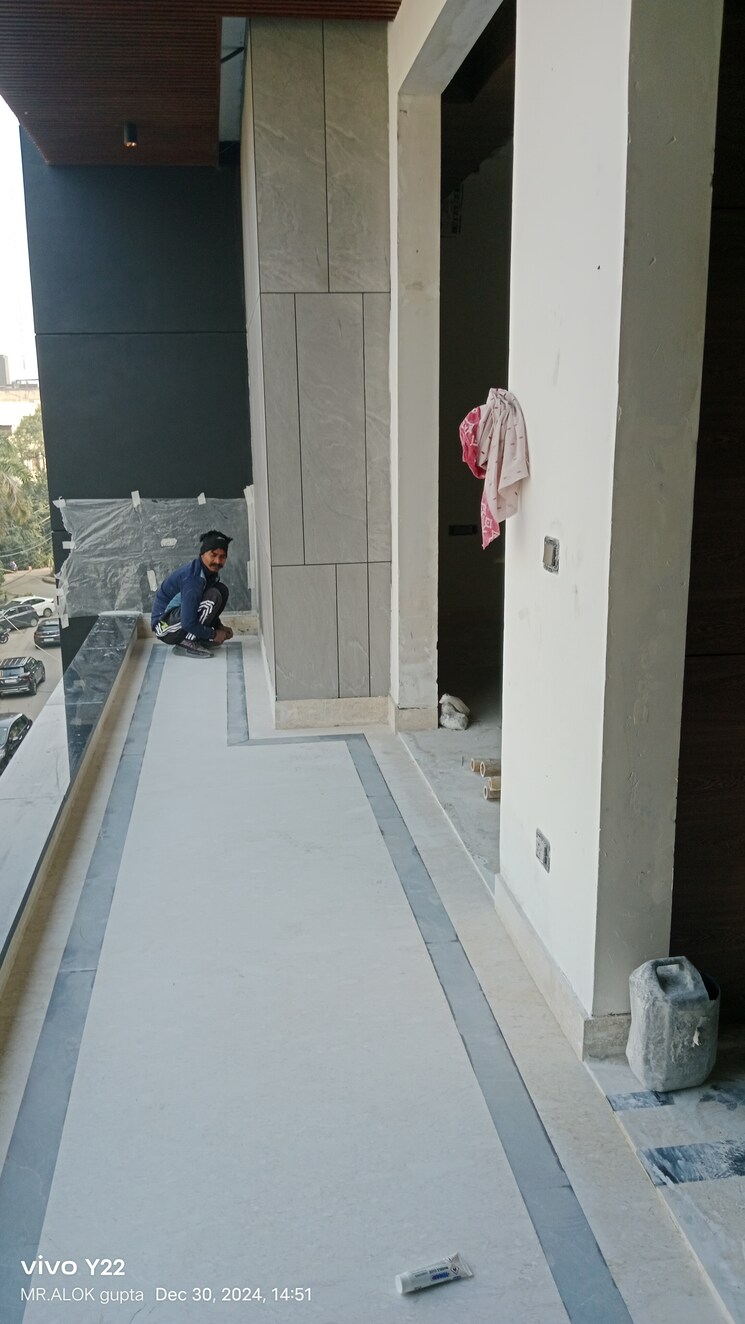Balcony, lajpat nagar iii 3.5 Bedroom 2000 Sq.Ft. Builder Floor In Lajpat Nagar Iii Delhi 8021948