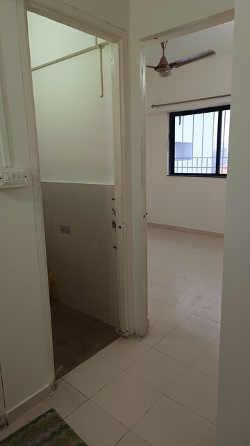 Room in 1 BHK Apartment at Kohinoor Riverdale, Kharadi – for Rent