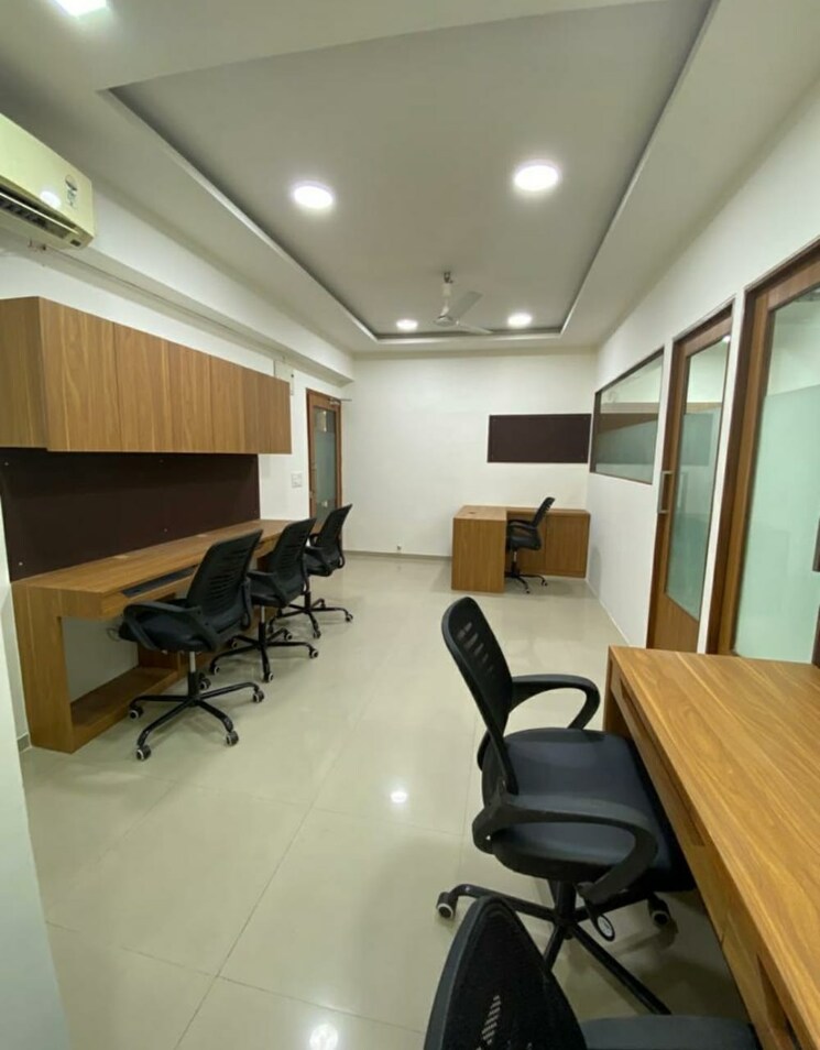 Team Area, makarba Commercial Office Space 1070 Sq.Ft. In Makarba Ahmedabad 8021957