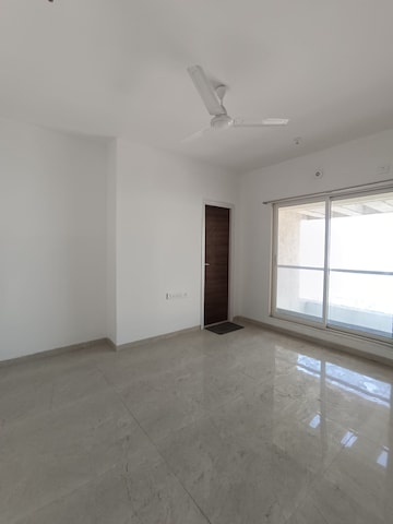 Room in 1 BHK Apartment at Naupada – for Rent