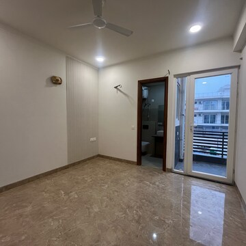 Room in 3 BHK Builder Floor at Sector 57 – for Rent