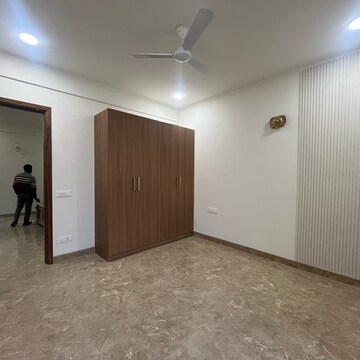 Room in 3 BHK Builder Floor at Sector 57 – for Rent