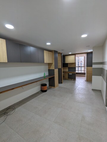 Room in  Office Space at Makarba – for Rent