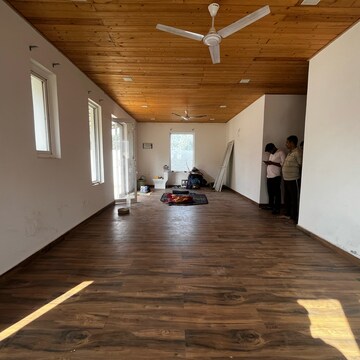 Room in 2 BHK Independent House at Sector 57 – for Rent
