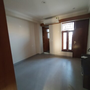 Room in 3 BHK Builder Floor at Sector 47 – for Rent