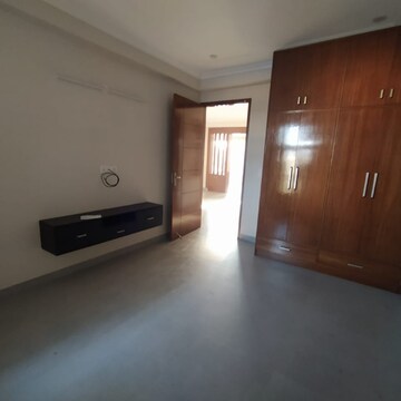 Room in 3 BHK Builder Floor at Sector 47 – for Rent