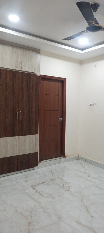 Room in 2 BHK Apartment at Pavani Laxmi Nivas, Madhapur – for Rent
