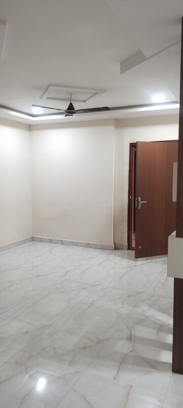 Room in 2 BHK Apartment at Pavani Laxmi Nivas, Madhapur – for Rent