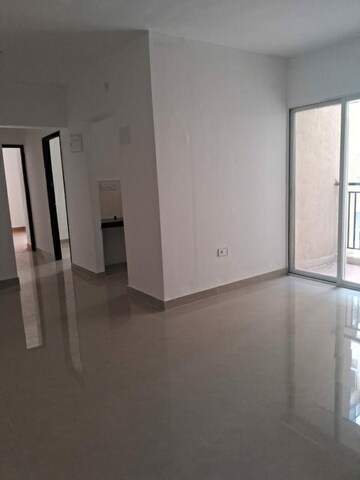 Room in 2 BHK Apartment at DB Orchid Ozone, Dahisar East – for Rent