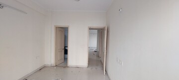 Room in 3 BHK Apartment at Maxblis White House, Sector 75 – for Rent