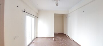 Room in 3 BHK Apartment at Maxblis White House, Sector 75 – for Rent