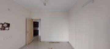 Room in 3 BHK Apartment at Maxblis White House, Sector 75 – for Rent