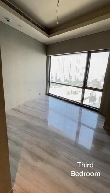 Room in 4 BHK Apartment at Lodha World View, Worli – for Rent