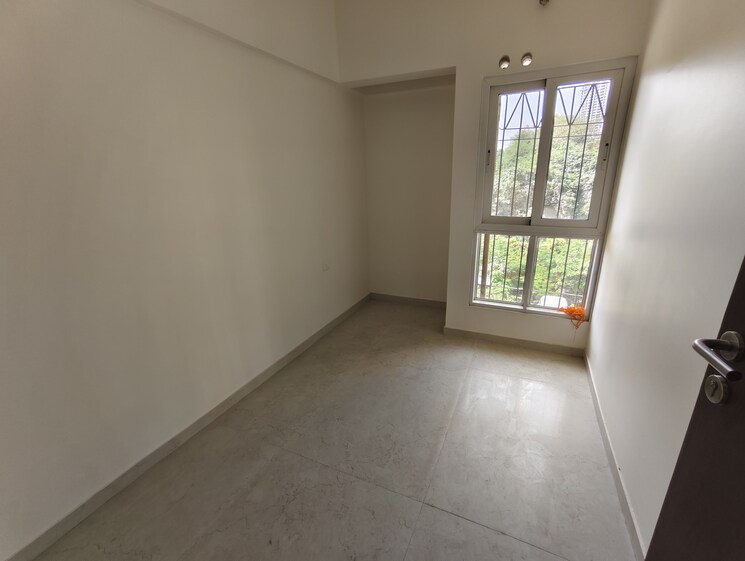 Room, dosti-west-county 1.5 Bedroom 556 Sq.Ft. Apartment In Balkum Pada Thane 8022253