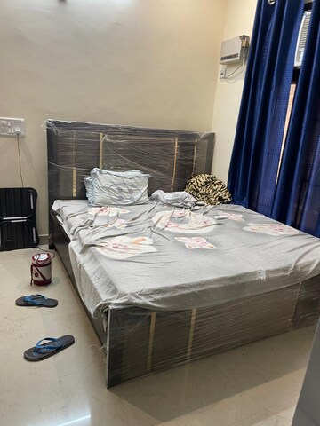 Master Bedroom in Studio Builder Floor at Ansal Sushant Lok I, Sector 43 – for Rent