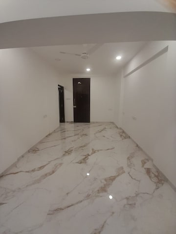 Room in 1 BHK Apartment at Peddar Road – for Rent