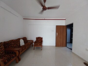 Master Bedroom in 2 BHK Apartment at Avant Hillway, Goregaon East – for Rent