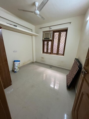 Room in 1 BHK Builder Floor at Maidan Garhi – for Rent