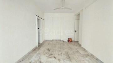 Room in 3 BHK Apartment at Arshie Complex, Versova – for Rent