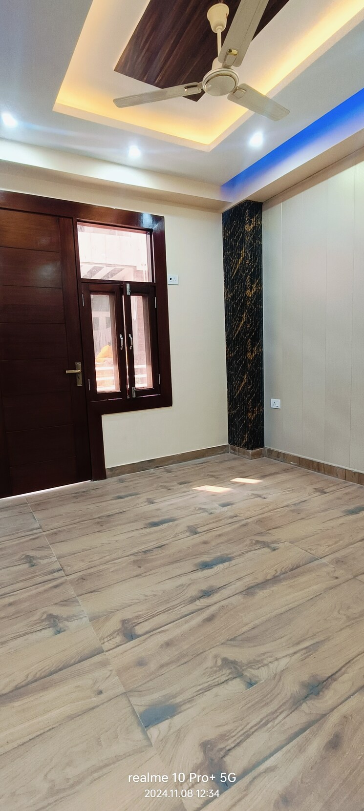 Room, sector 73 2 Bedroom 1100 Sq.Ft. Builder Floor In Sector 73 Noida 8022414