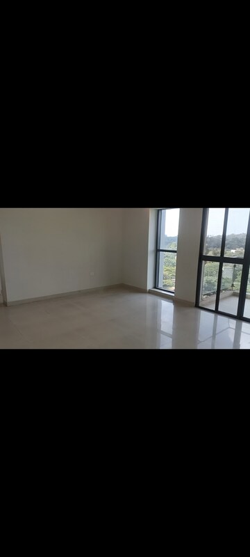 Room in 2.5 BHK Apartment at Tata Aquila Heights, Jalahalli – for Sale