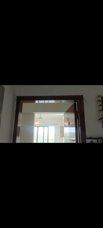 Room in 2.5 BHK Apartment at Tata Aquila Heights, Jalahalli – for Sale