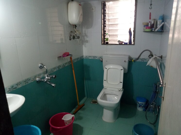 Bathroom, crystal-tower 2 Bedroom 920 Sq.Ft. Apartment In Parel Mumbai 8022475