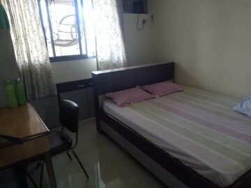 Room in 2 BHK Apartment at Crystal Tower, Parel – for Sale