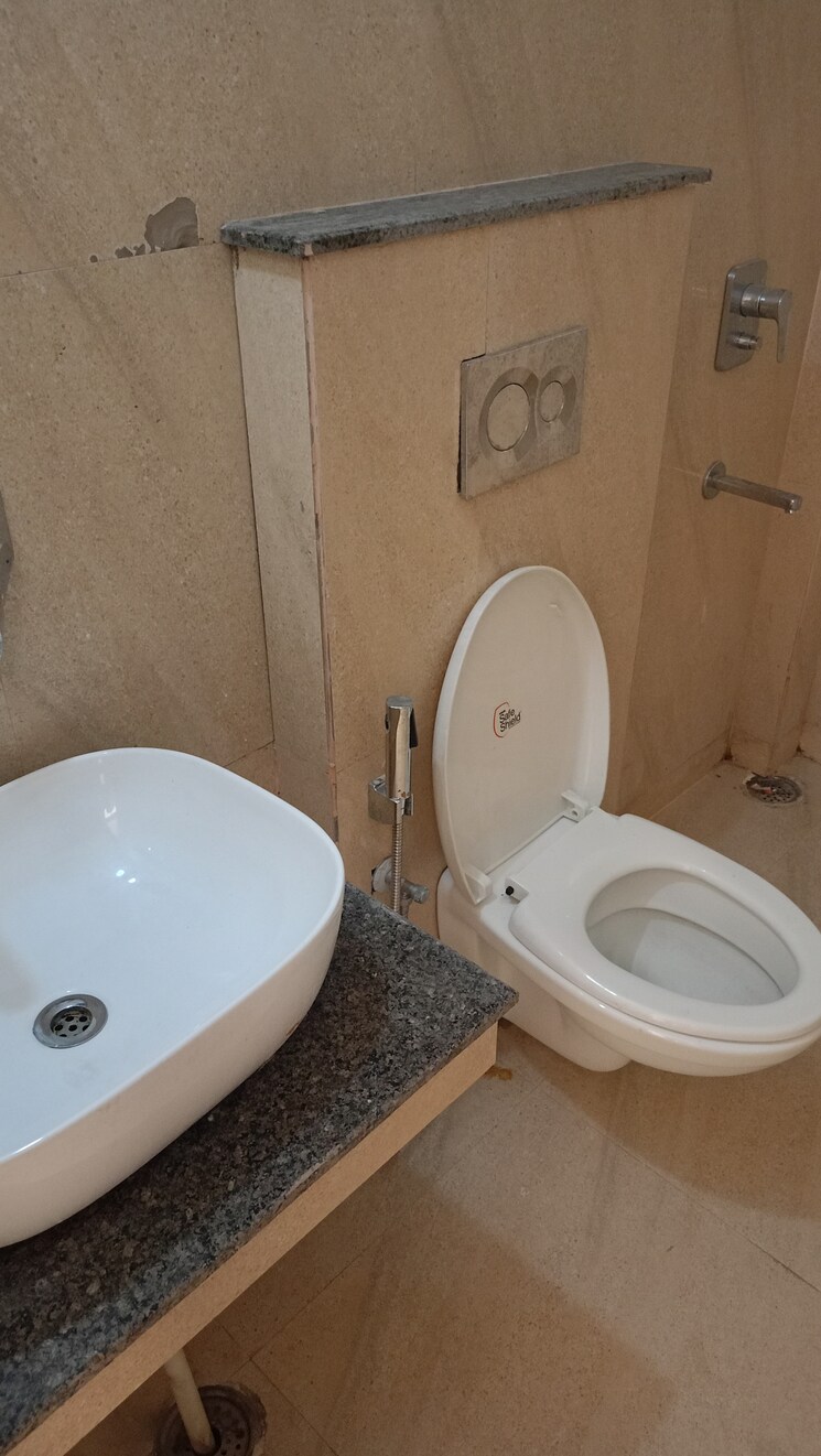 Bathroom, ambala highway 3 Bedroom 1650 Sq.Ft. Apartment In Ambala Highway Chandigarh 8022545