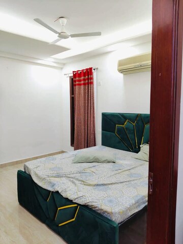 Bedroom in 2 BHK Apartment at Saket – for Rent