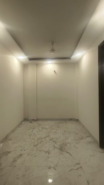 Master Bedroom in 1 BHK Builder Floor at Govindpuri – for Rent