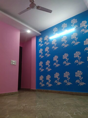 Room in 2 BHK Builder Floor at Govindpuri – for Rent