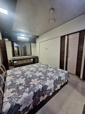 Room in 3 BHK Apartment at Kalyan West – for Rent