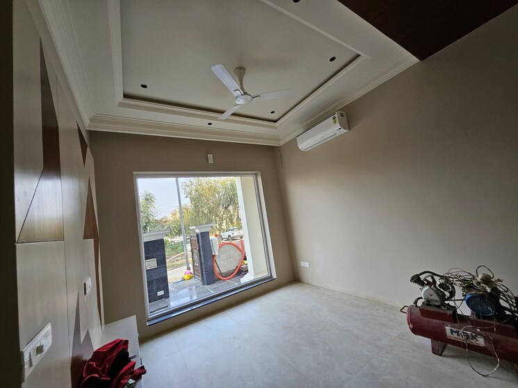 Room, aerocity 6 Bedroom 213 Sq.Yd. Villa In Aerocity Mohali 8022670
