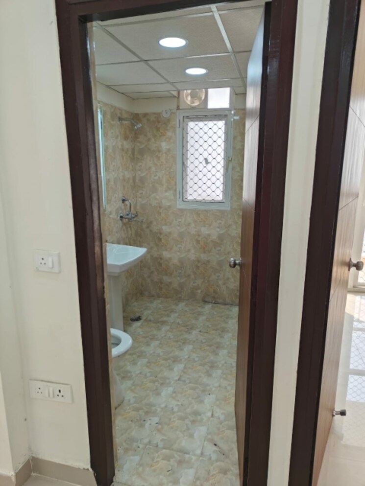 Kitchen, amrapali-royal 3.5 Bedroom 2050 Sq.Ft. Apartment In Vaibhav Khand Ghaziabad 8022838