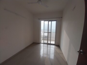 Room in 2.5 BHK Apartment at Mahagun Mywoods II, Sector 16c Greater Noida – for Rent