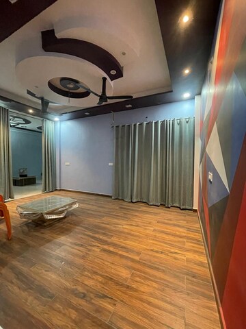 Bedroom in 2 BHK Apartment at Unitech South City, South City – for Rent