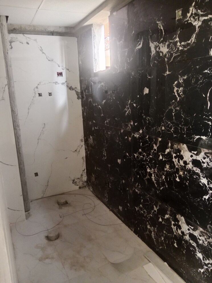 Bathroom, sector 73 3 Bedroom 1400 Sq.Ft. Builder Floor In Sector 73 Noida 8022894
