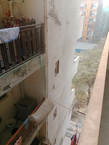 Building Lobby in 2 BHK Builder Floor at Sector 73 – for Sale