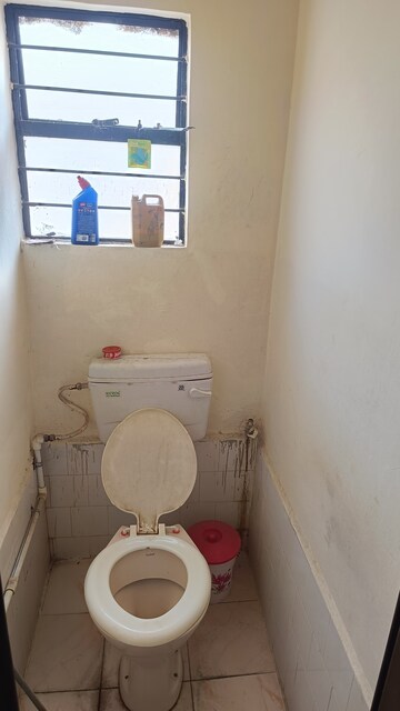 Bathroom in 2 BHK Apartment at Anand Park, Wadgaon Sheri – for Rent