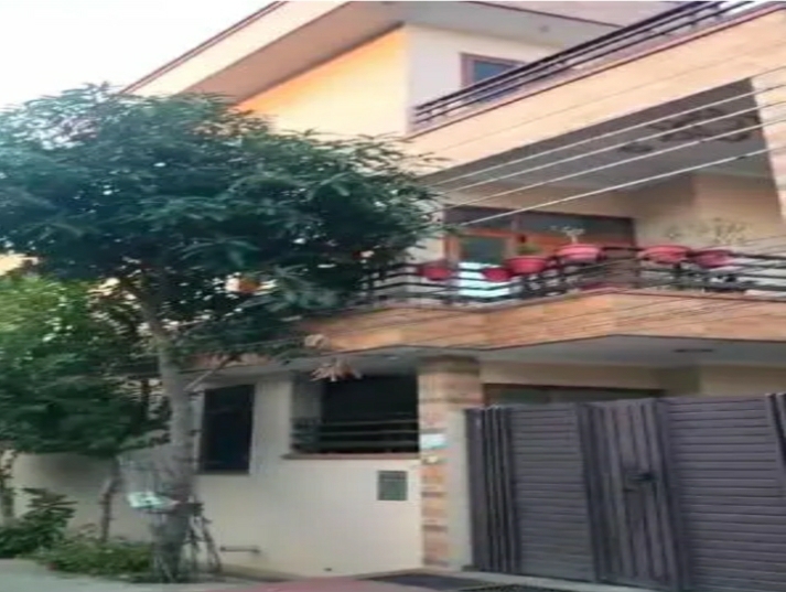 6+ BHK + Pooja Room,Servant Room Independent House For Sale in Virat Khand 2