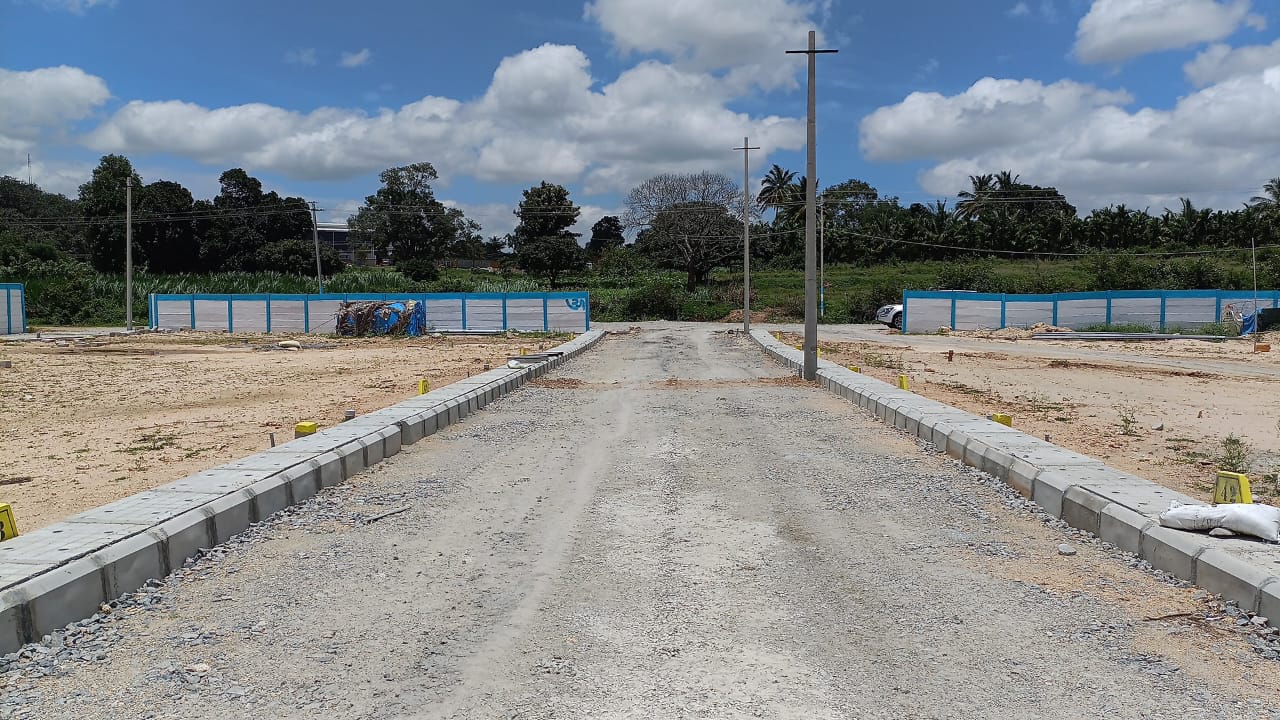 Plot For Sale in Sh Villa 